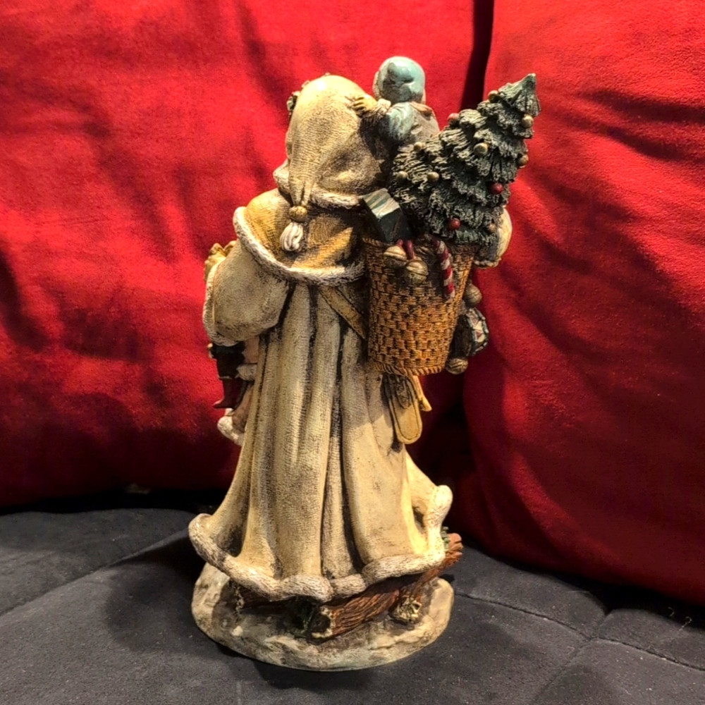 Santa Statue - Picture 3 of 4